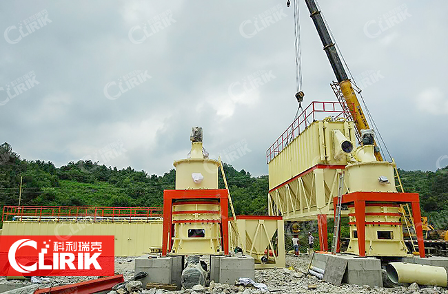 石膏粉用什么磨粉設(shè)備？石膏生產(chǎn)線工藝流程，石膏磨粉機(jī)加工設(shè)備